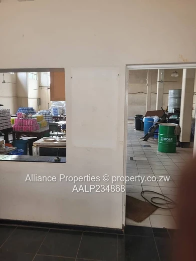 Msasa industrial warehouse with 375sqm warehouse space