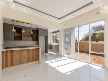 3 Bedroom Flat & Apartment