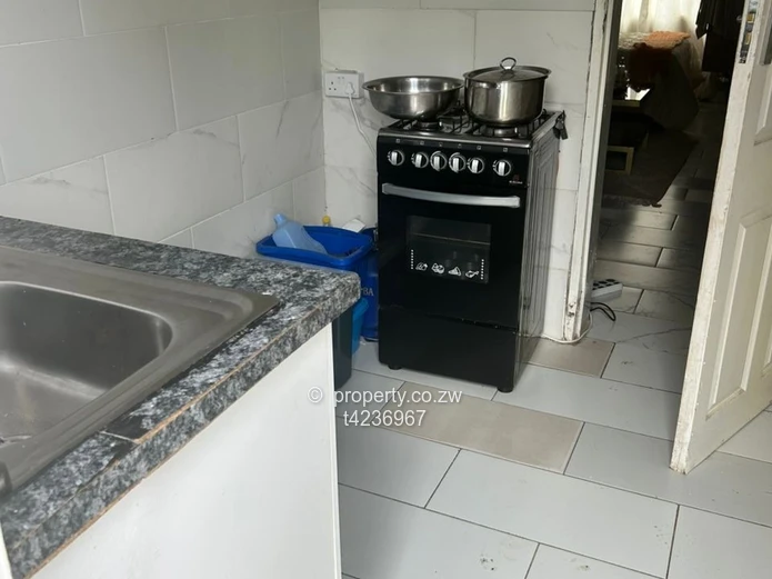 Malborough Bedsitter to rent  (Sole Mandate)