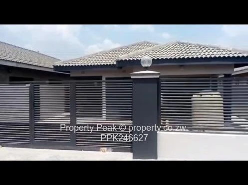 Aspindale Park: Modern 3-Bed with Fitted Kitchen & Ensuite