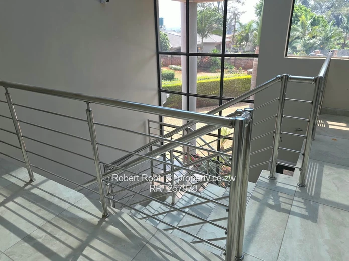 6 Bedroom Executive Townhouse to Rent in Helensvale