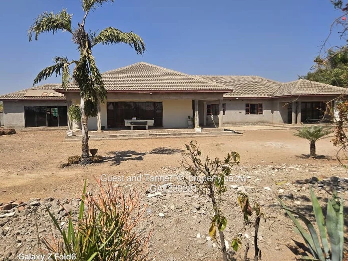 Prime Norton Property for Sale near Harare – Galloway House with Clean Title off Bulawayo Road
