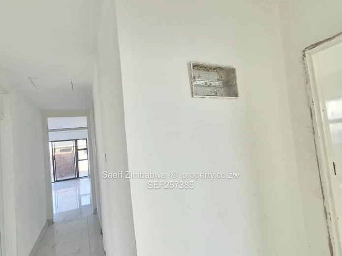 Southview Park: HOUSE FOR SALE - NEAR COMPLETION- 240 m²