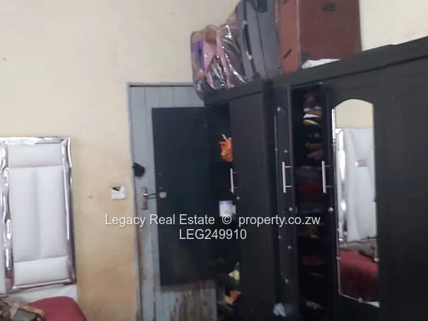 4-Bed Glen View Home - Walled Yard, Entertainment & Good ZESA