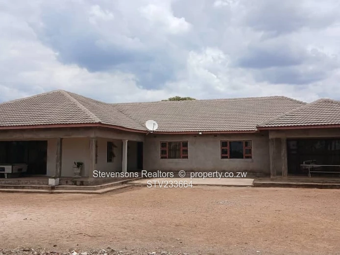 Galloway Park 6 Bedroom House, Norton