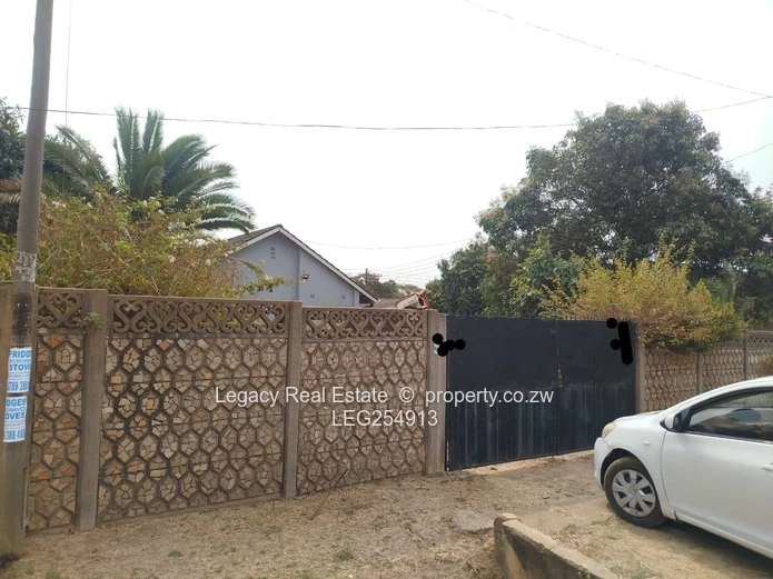 Fully Furnished 5-Bed with a small cottage on 887m² in Ashdown Park, Harare