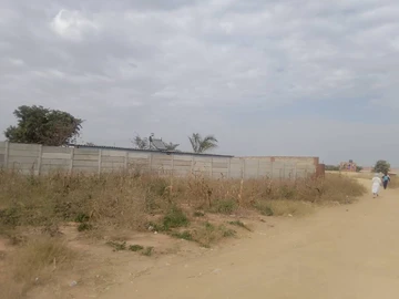 Commercial & Industrial Land