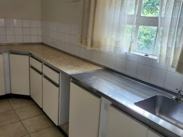 3 Bedroom Flat & Apartment