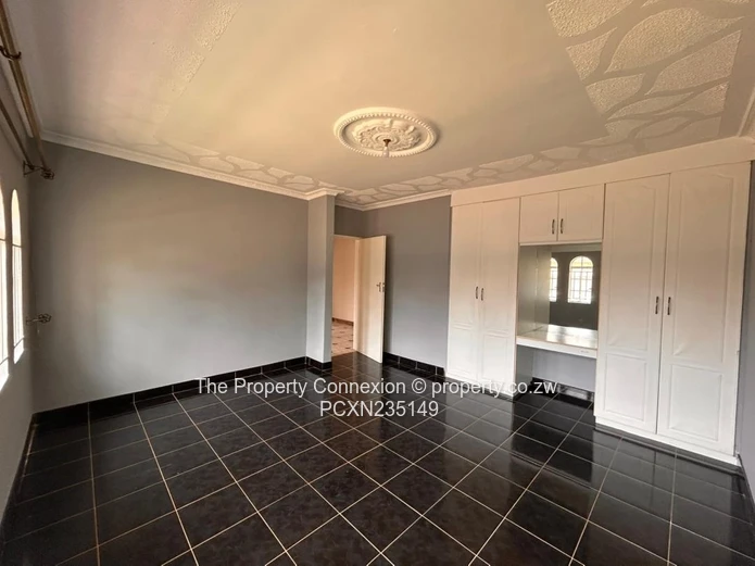 Luxury Rental Property in Helensvale, Borrowdale