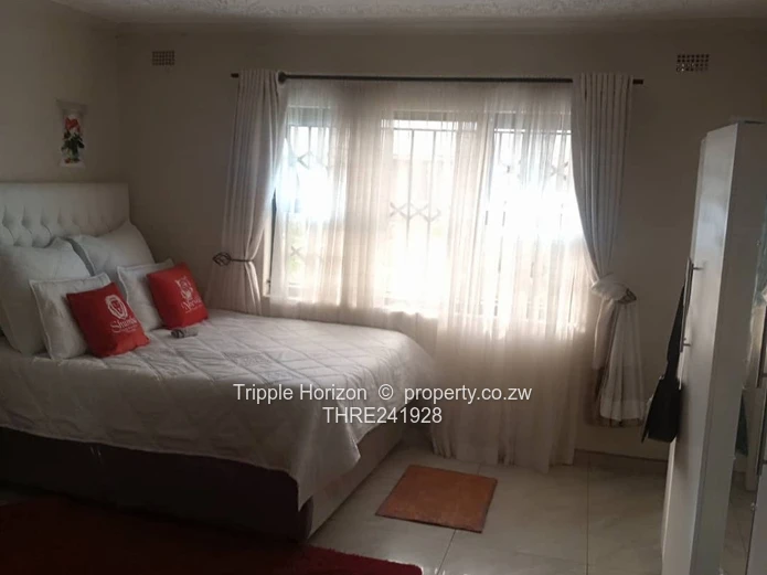 3-Bed Family Home in Rydale Ridge — Verandah & Fireplace