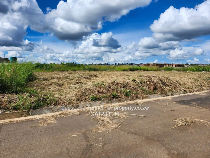 Pomona City Residential Stand for Sale