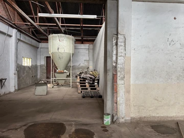 Warehouse & Factory