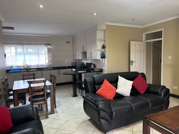 3 Bedroom Flat & Apartment