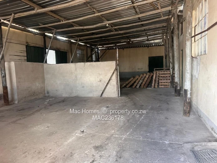 Commercial land for sale in Windsor Park, Ruwa