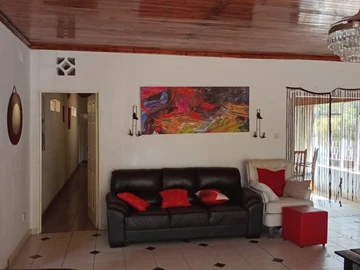 6 Bedroom House