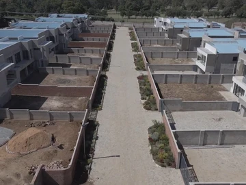 Luxury Development of Villas Townhomes in Newlands – 24 Units Modern Villas on 17,477 m²!