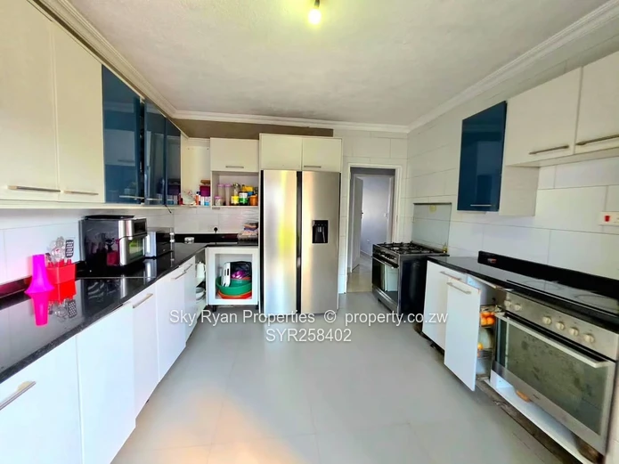 5-Bedroom Family Home For Sale - Madokero ??*