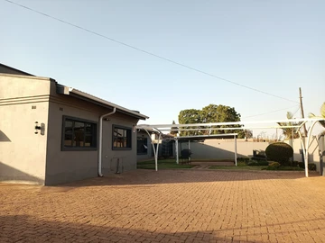 3 Bedroom Garden Flat