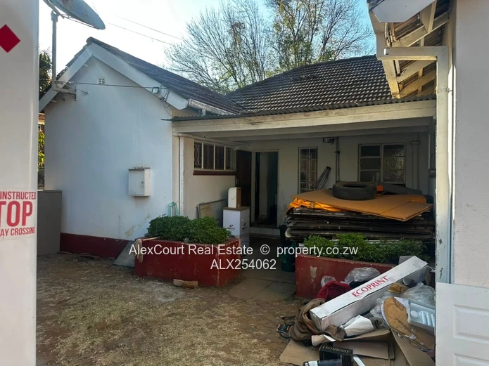 Smart Investment, Premium Location!!  (Sole Mandate)