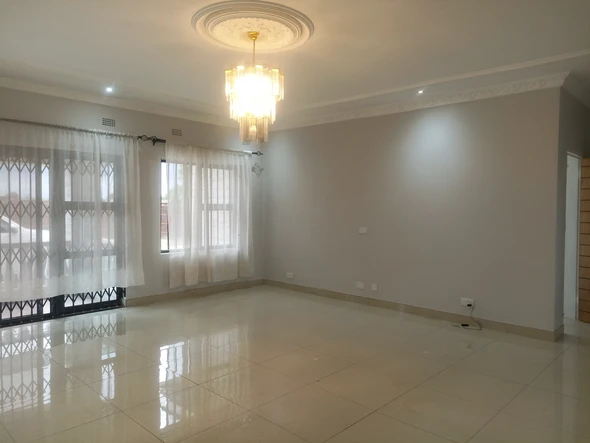 3 Bedroom Flat & Apartment