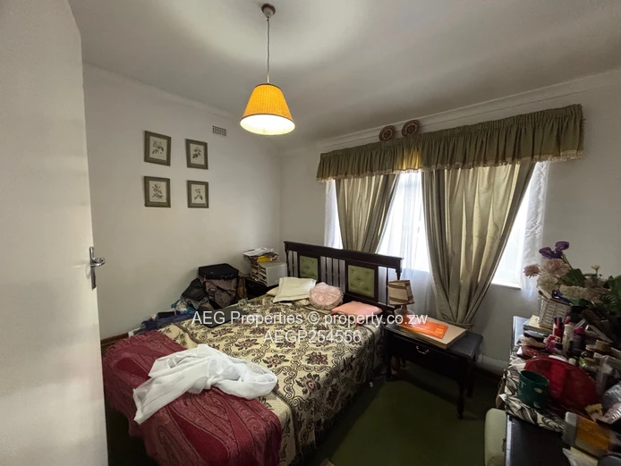 Vainona: 4-Bed Home with Pool & Mature Gardens