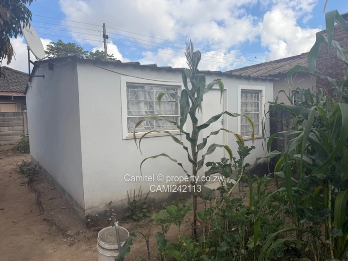 Glenview 1,Corehouse sitting on 200sqm with borehole 