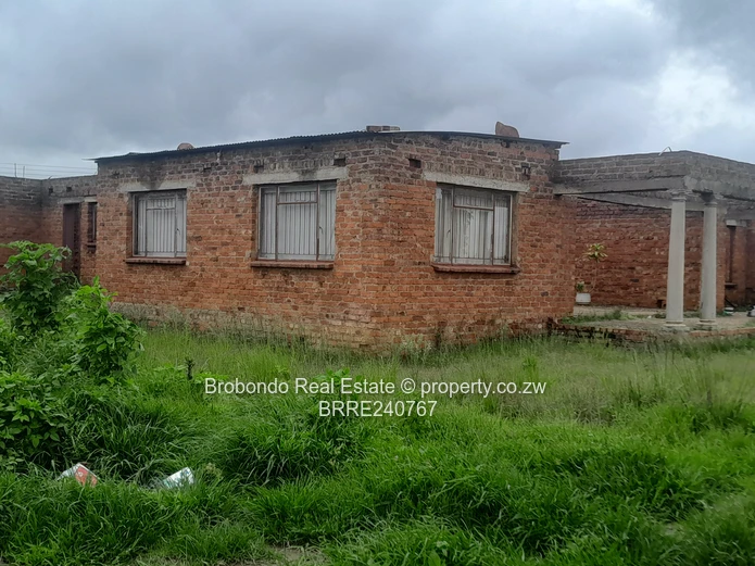 Incomplete Whitecliffe house for sale!