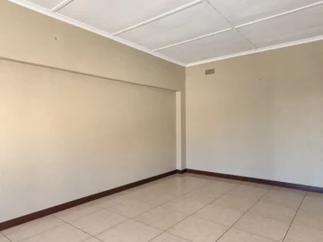 2 Bedroom Flat & Apartment