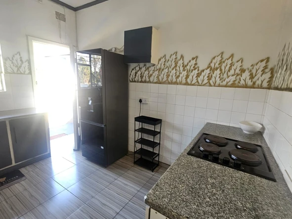 2 Bedroom Flat & Apartment
