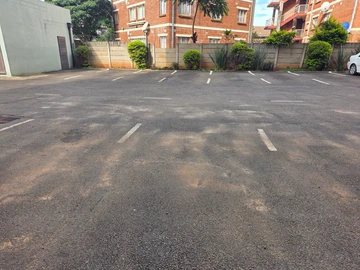 2 Bedroom Flat & Apartment