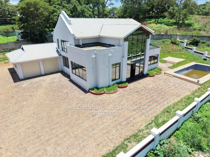 A choice of 3 luxurious clusters-4000sqm