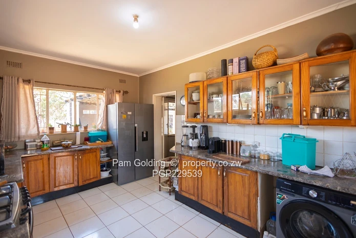 A Renovators Dream! / Investors Delight (Sole Mandate)