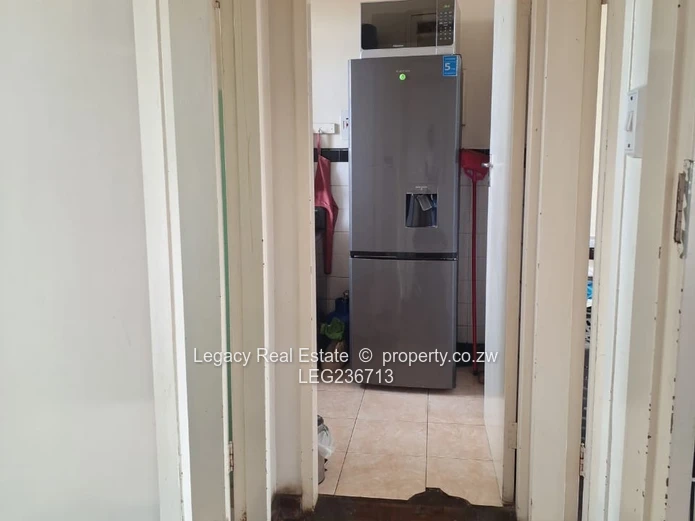 Prime Avenues 1-Bedroom Flat For Sale – Mazowe Mansions (Sole Mandate)