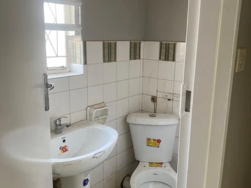 2 Bedroom Flat & Apartment