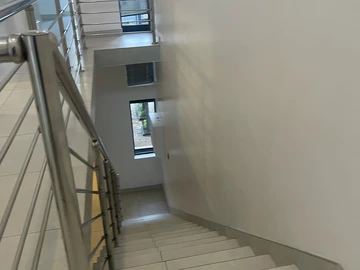 4 Bedroom Flat & Apartment