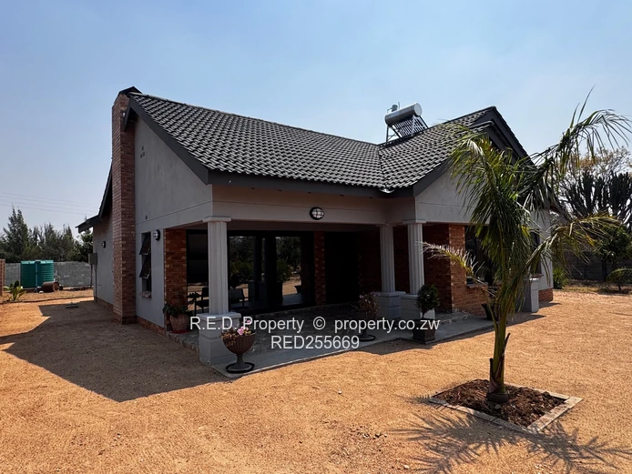 3-Bedroom House To Rent in Burnside
