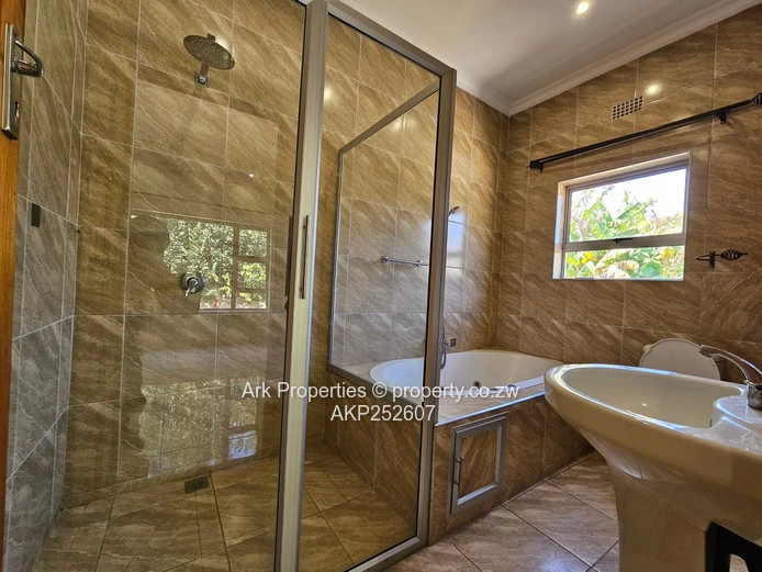 Helensvale Cluster Home For Rent