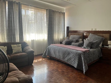 3 Bedroom Flat & Apartment