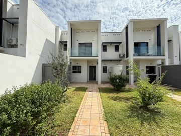 3 Bedroom Flat & Apartment