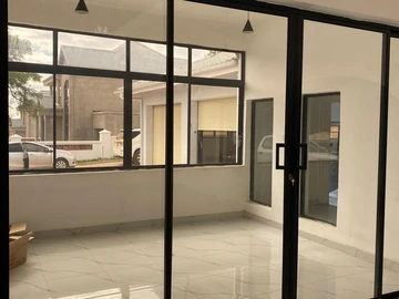 4 Bedroom Flat & Apartment