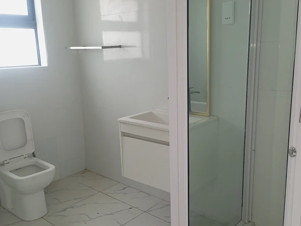 3 Bedroom Flat & Apartment