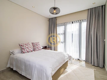 3 Bedroom Flat & Apartment