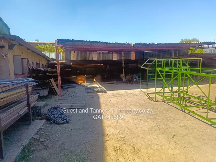  Warehouse/Factory in Graniteside   On 3,347m² with Title Deed