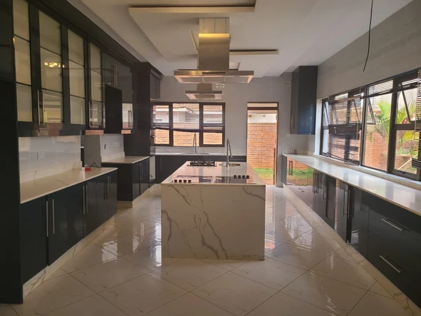 5 Bedroom House