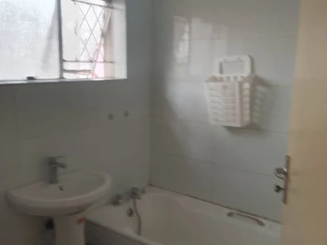3 Bedroom Flat & Apartment