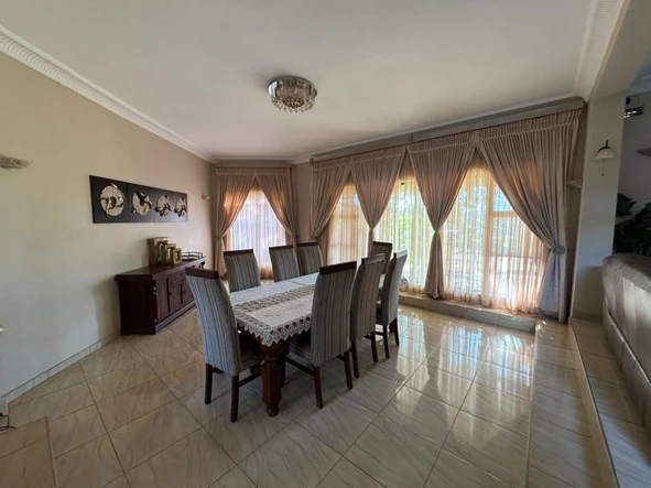 6 Bedroom House