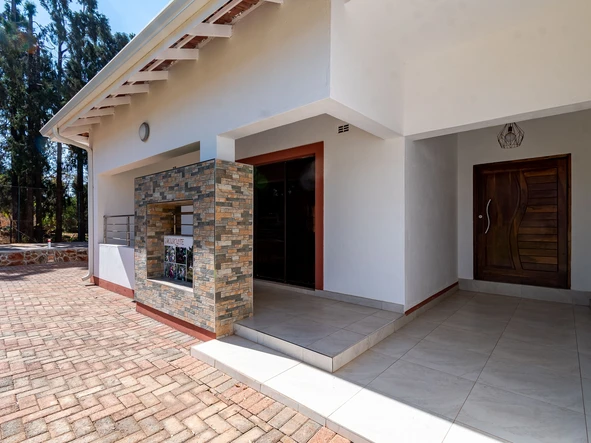 Newly built Secure 3-Bedroom Townhouses with Modern Amenities
