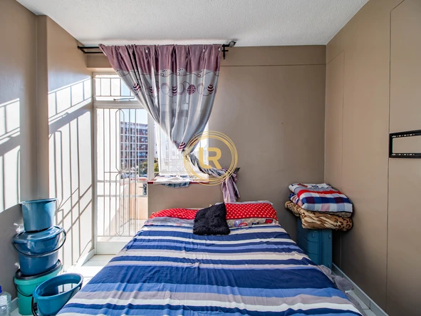 2 Bedroom Flat & Apartment