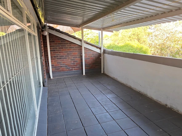 2 Bedroom Flat & Apartment