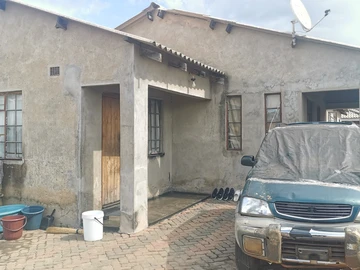 A four bedroomed house for sale in damofalls Ruwa